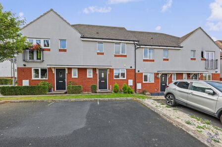 3 bedroom Mid Terrace House for sale