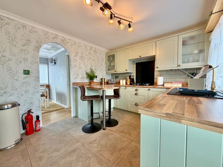 Kitchen / Breakfast Room