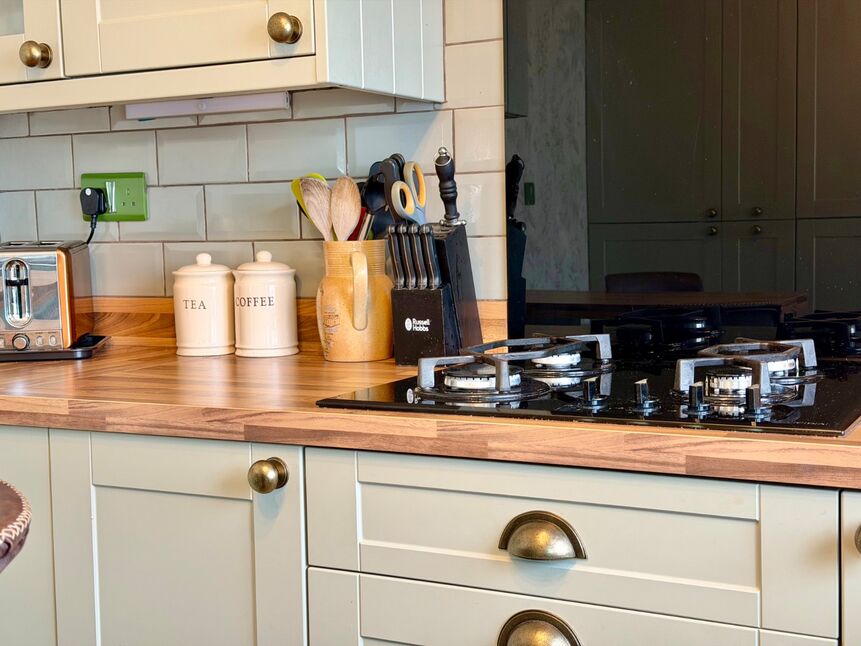 Kitchen / Breakfast Room