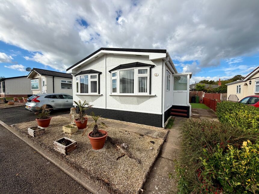 Main image of 2 bedroom Detached Property for sale, Parklands, Evesham, Worcestershire, WR11
