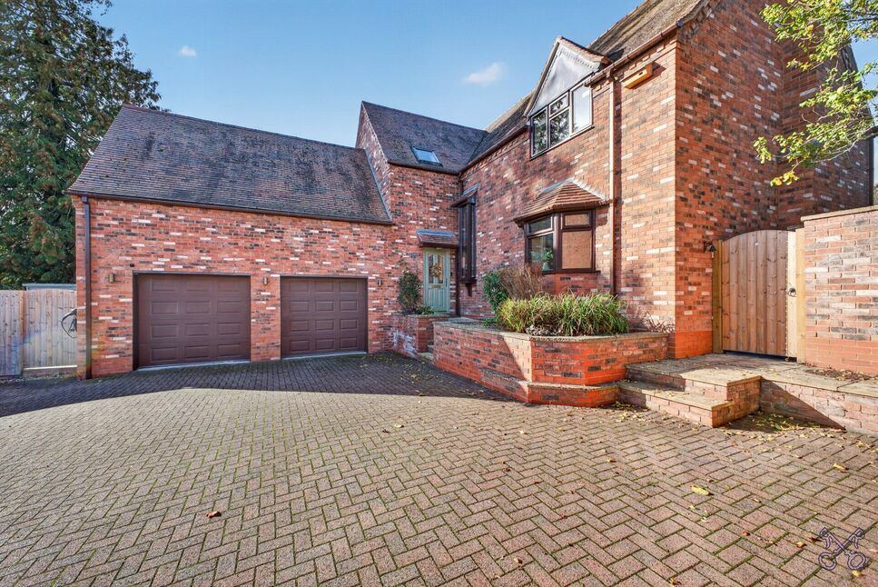 Main image of 5 bedroom Detached House for sale, Stratford Road, Harvington, Worcestershire, WR11