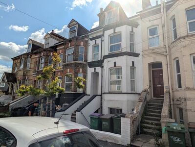 Coolinge Road, 1 bedroom  Flat to rent, £725 pcm
