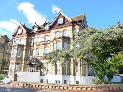 Sandgate Road, 2 bedroom  Flat to rent, £875 pcm