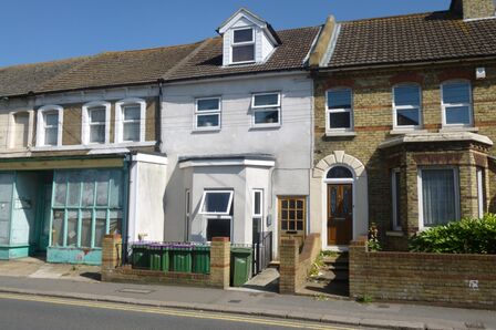 Risborough Lane, 1 bedroom  Flat to rent, £650 pcm