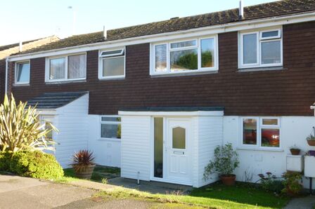 Enbrook Valley, 3 bedroom Mid Terrace House to rent, £1,400 pcm