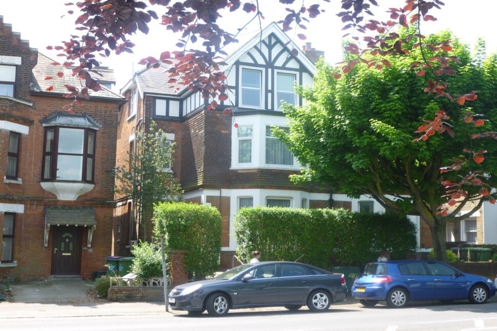 Main image of 2 bedroom Flat to rent, Cheriton Road, Folkestone, Kent, CT19