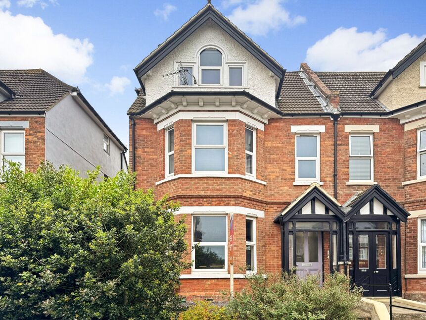 Main image of 1 bedroom  Flat to rent, Cheriton Road, Folkestone, Kent, CT19