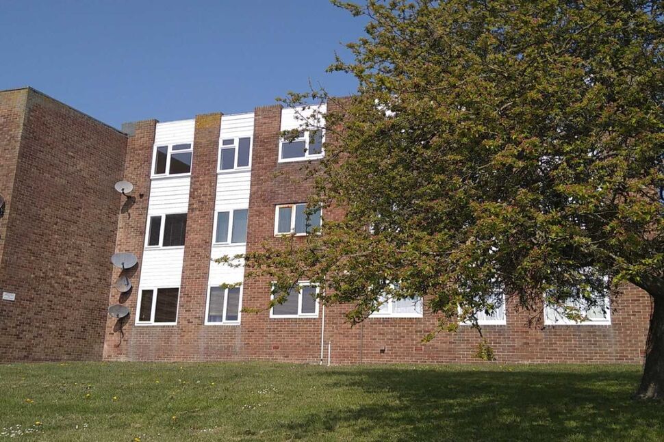 Main image of 2 bedroom  Flat to rent, Holywell Avenue, Folkestone, Kent, CT19