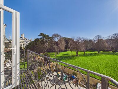 2 bedroom Flat to rent