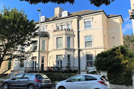 2 bedroom  Flat to rent