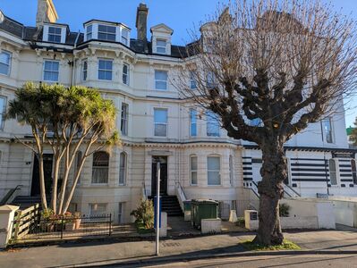Castle Hill Avenue, 1 bedroom  Flat to rent, £725 pcm