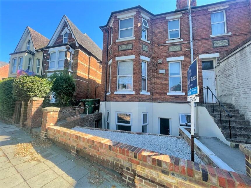 Main image of 2 bedroom Flat for sale, Cheriton High Street, Folkestone, Kent, CT19