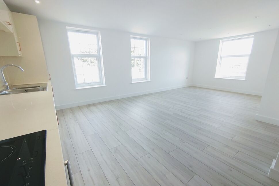 Open Plan Lounge / Kitchen