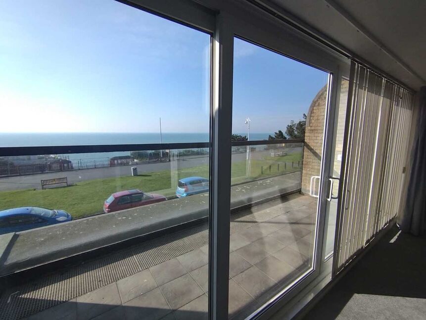 Main image of 2 bedroom Flat to rent, Priors Lees, 5-6 The Leas, Folkestone, CT20