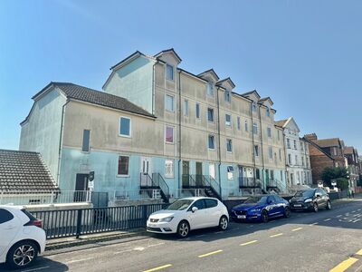 Radnor Bridge Road, 1 bedroom  Flat for sale, £110,000