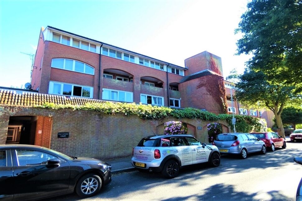 Main image of 3 bedroom Flat to rent, Grimston Gardens, Folkestone, Kent, CT20