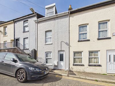 4 bedroom Mid Terrace House for sale