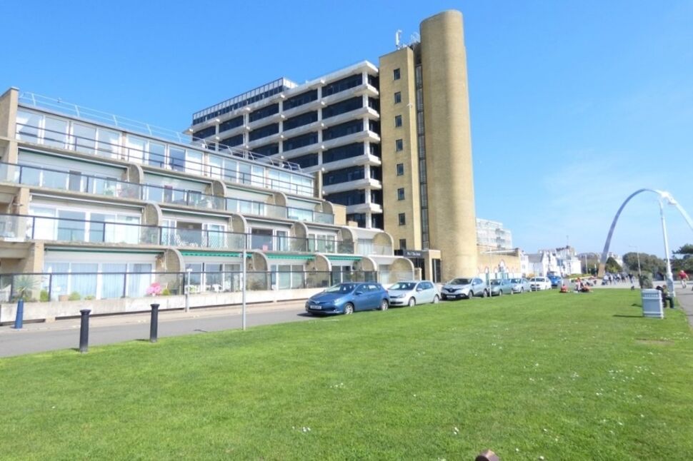 Main image of 2 bedroom Flat for sale, The Leas, Folkestone, Kent, CT20
