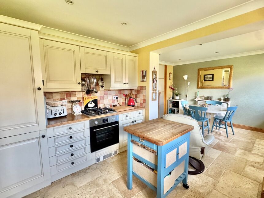 Kitchen / Dining Room