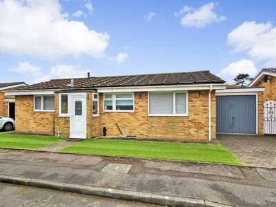 Laurel Close, 3 bedroom Detached Bungalow for sale, £550,000