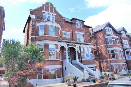Bouverie Road West, 3 bedroom  Flat for sale, £199,995