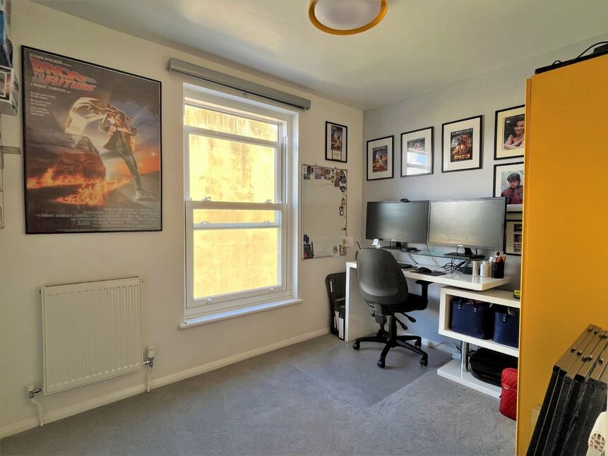 2 bedroom Flat for sale, The Leas, Folkestone, CT20 £325,000