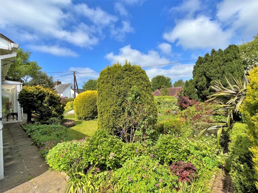 3 bedroom Detached Bungalow for sale, Old Rectory Close, Hawkinge, CT18