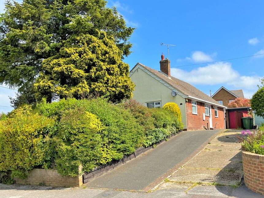 3 bedroom Detached Bungalow for sale, Old Rectory Close, Hawkinge, CT18 £375,000