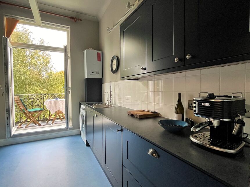 Kitchen / Breakfast Room