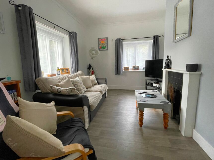 8 bedroom Detached House for sale, Marine Parade Mews, Folkestone, CT20 £450,000