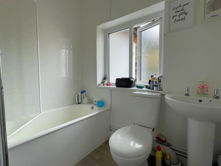 8 bedroom Detached House for sale, Marine Parade Mews, Folkestone, CT20 £450,000