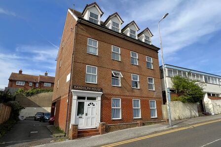 Tram Road, 1 bedroom  Flat to rent, £725 pcm