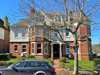 Julian Road, 2 bedroom  Flat for sale, £195,000