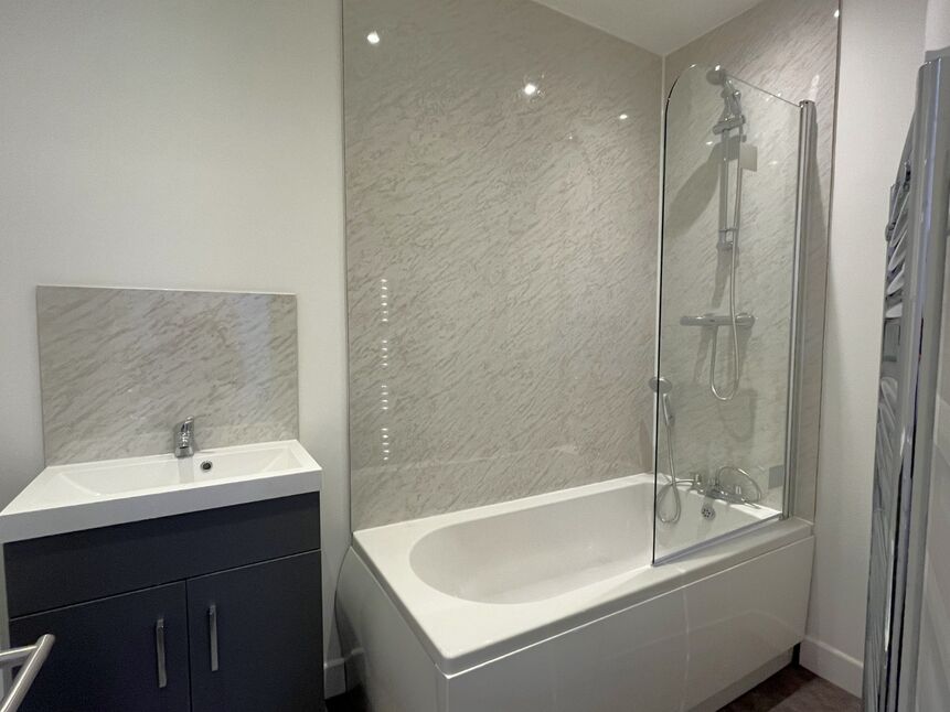 2 bedroom Flat for sale, Victoria Grove, Folkestone, CT20 £150,000