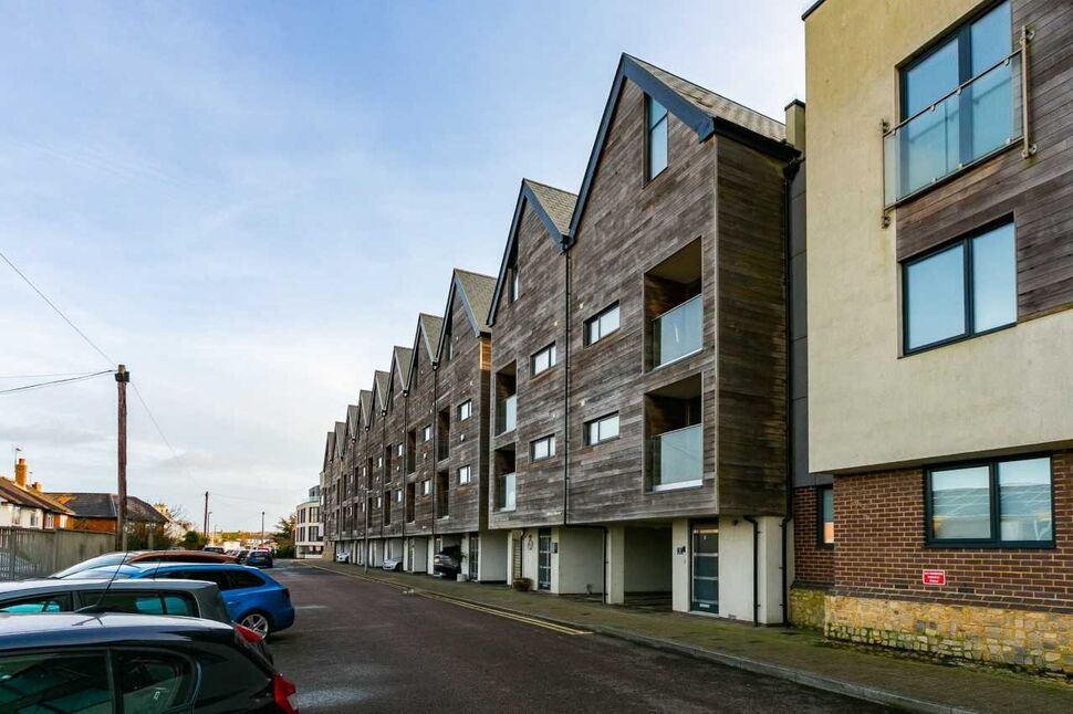 4 bedroom Mid Terrace House for sale, Range Road, Hythe, CT21 £475,000