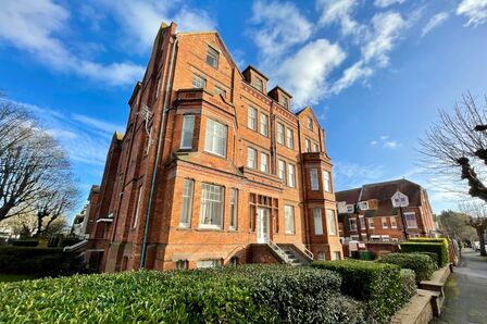 2 bedroom  Flat to rent