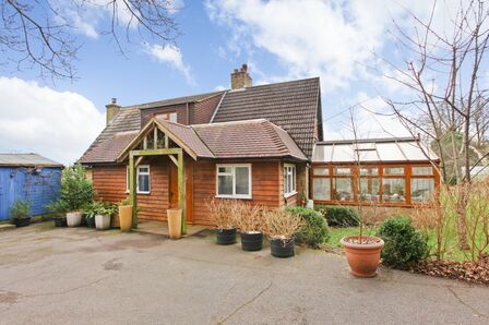 Canterbury Road, 2 bedroom Detached House for sale, £695,000
