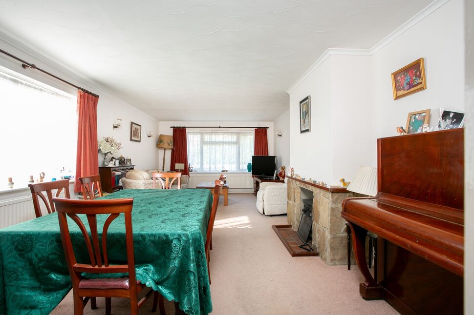 4 bedroom Detached House for sale, West Hythe Road, West Hythe, CT21