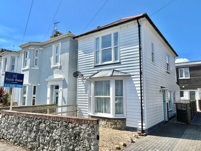 Park Road, 2 bedroom Detached House for sale, £395,000