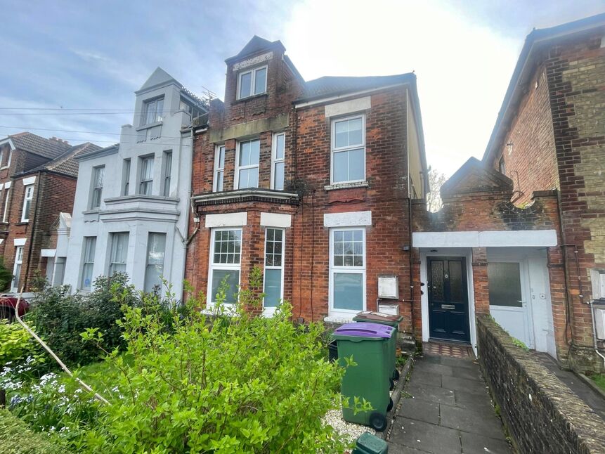 Main image of 2 bedroom Flat for sale, Radnor Park Road, Folkestone, Kent, CT19