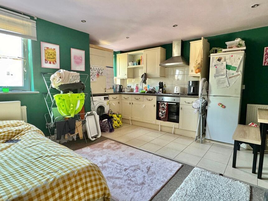 Open Plan Living Room / Kitchen