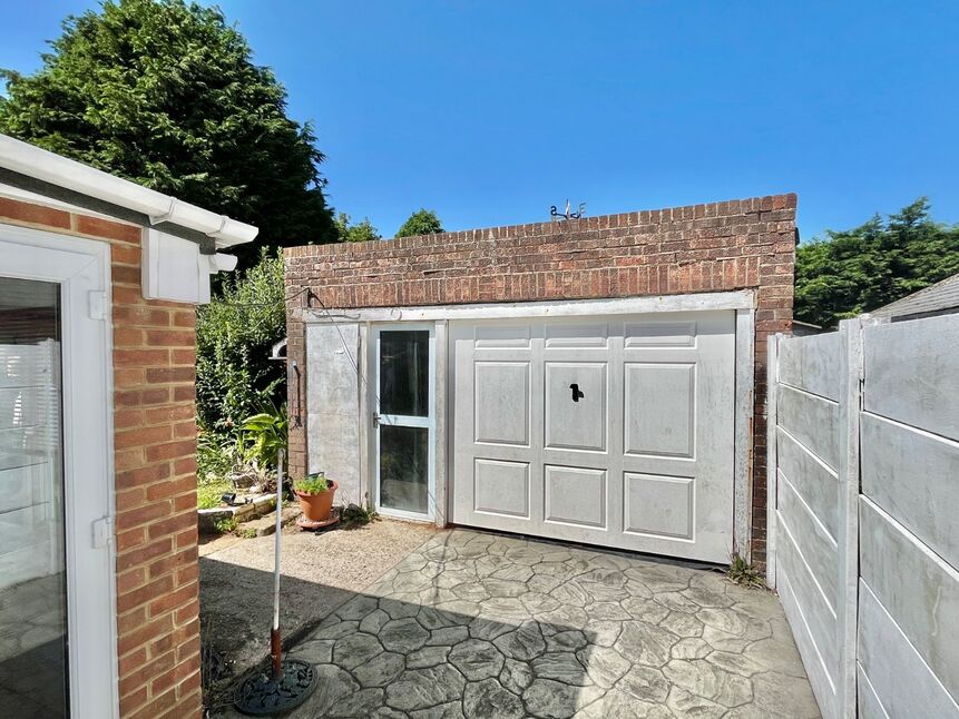 Detached Garage