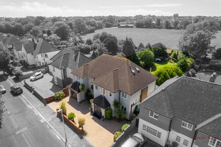 6 bedroom Detached House for sale