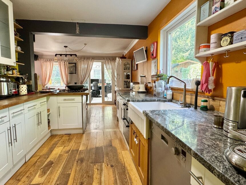 Kitchen / Breakfast Room