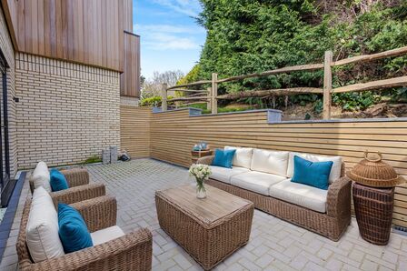 2 bedroom  Flat for sale