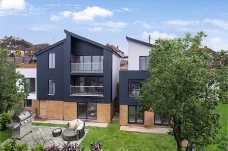 View France, 3 bedroom Detached House for sale, £900,000