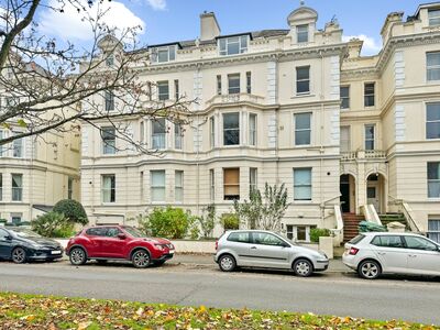 Castle Hill Avenue, 2 bedroom  Flat for sale, £325,000