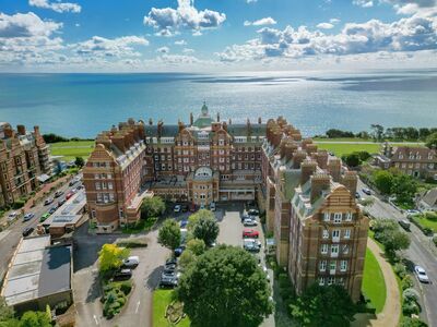 3 bedroom  Flat for sale