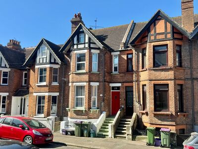 Folkestone, 8 bedroom Mid Terrace House for sale, £750,000