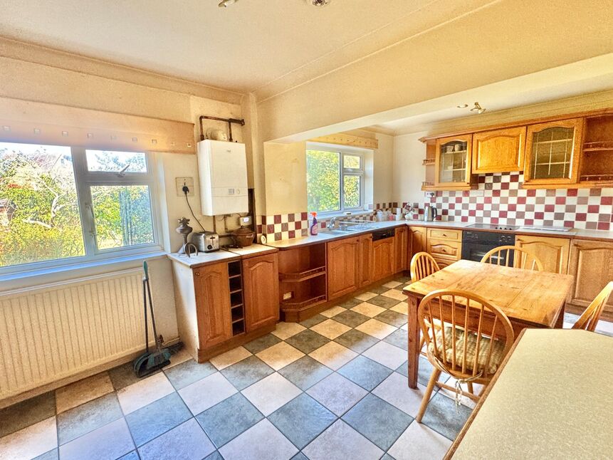Kitchen / Breakfast Room